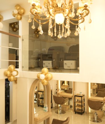 Mi Amor Unisex Salon Interior